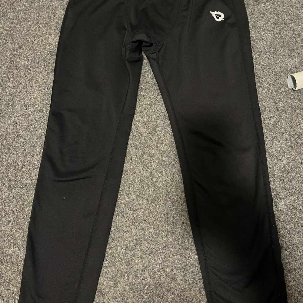 Baleaf girl size 10 Black Athletic Pants with Logo Detail E15
